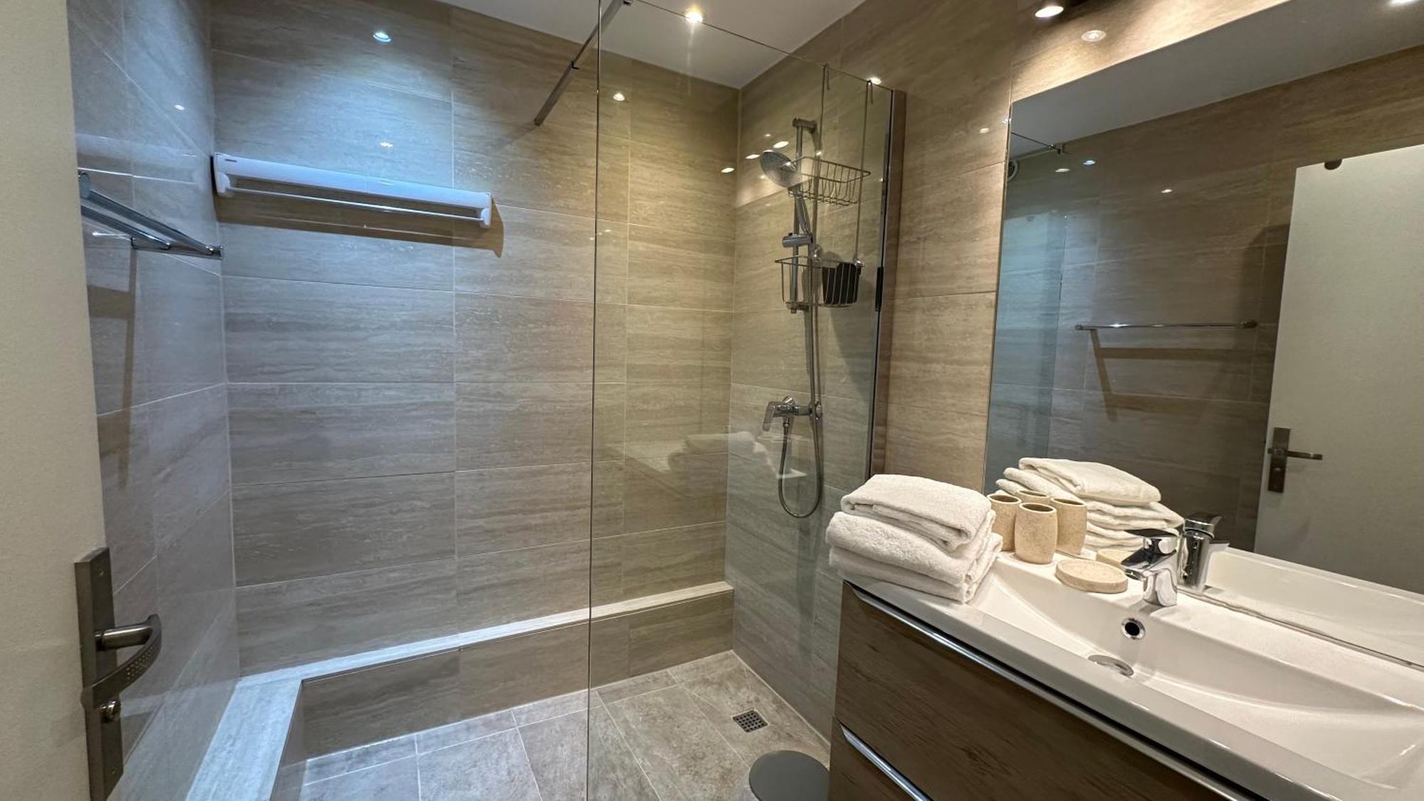 Gray D'albion Croisette, 4 Personnes Apartment *